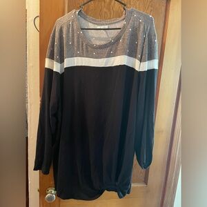 Maurices Gray and Black Long Sleeve Top